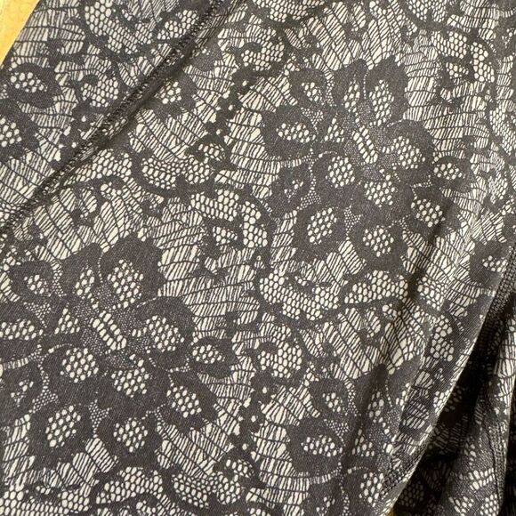 LIVI Active Dark Grey Black Lace Print High Rise Activewear Leggings 14/16 - Picture 3 of 7